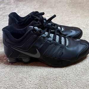 2015 Nike Shox Black and Gray Running Shoes Size 12